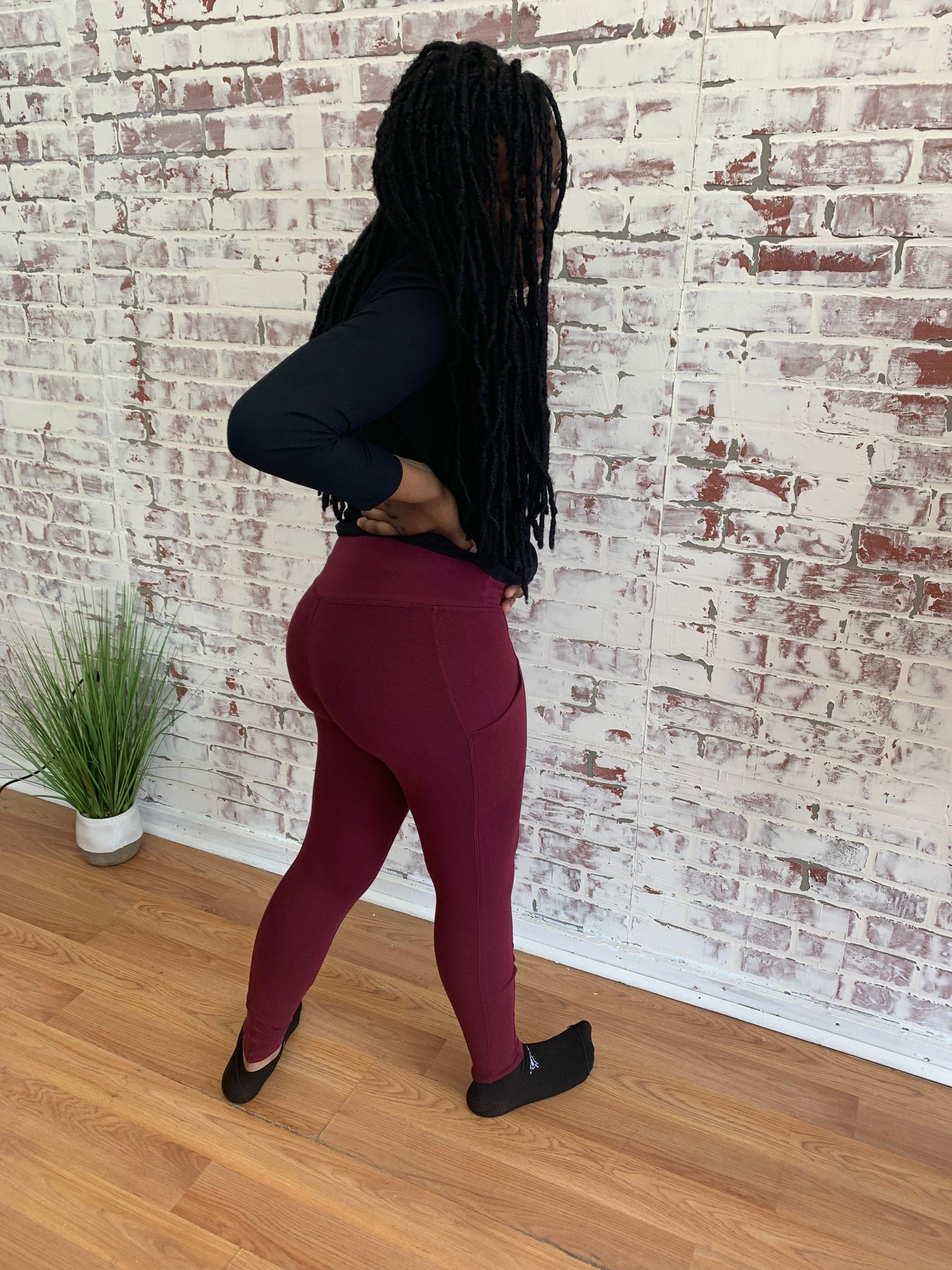 WOMEN'S LEGGINGS WITH POCKETS