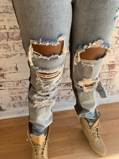 WOMEN'S DISTRESSED JEANS