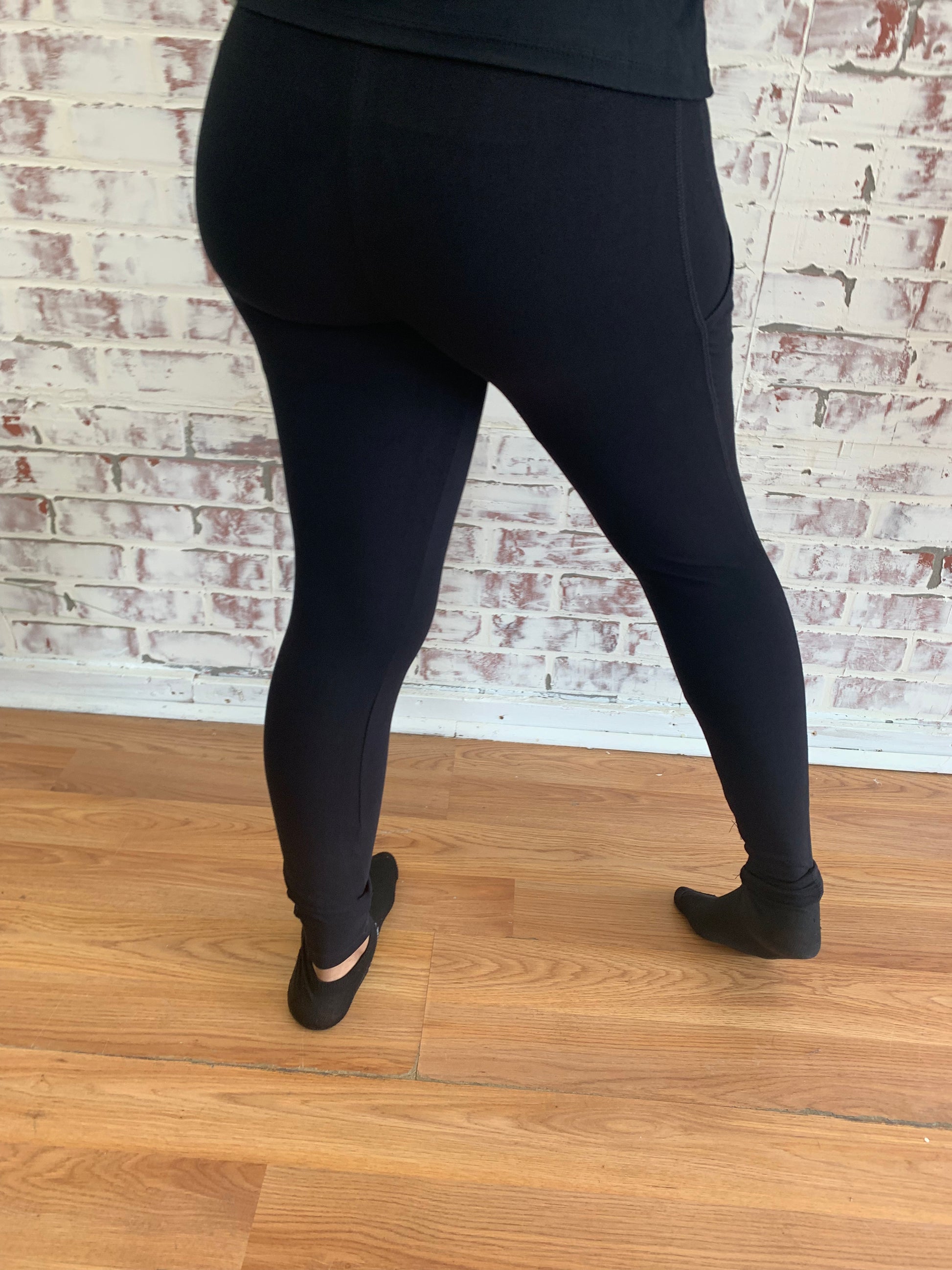 WOMEN'S LEGGINGS WITH POCKETS